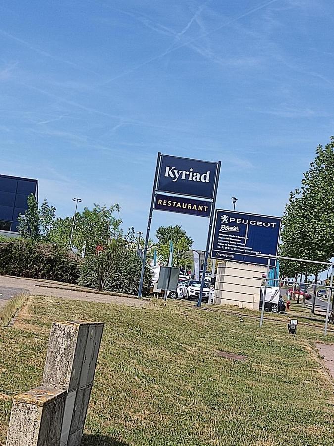 Kyriad Montargis Amilly Exteriör bild